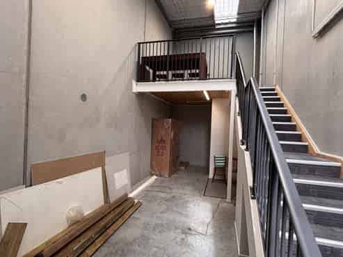 High-stud industrial in a thriving Westgate Hub