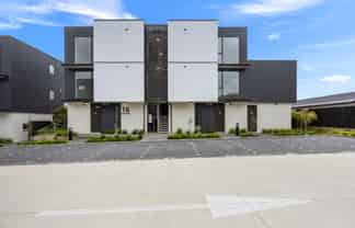 6/16 Treasure Lane, Te Atatu South