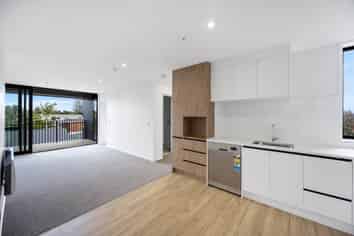 6/16 Treasure Lane, Te Atatu South