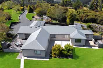 270 Chain Hills Road, Fairfield