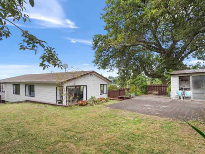 1/23 Stottholm Road, Titirangi