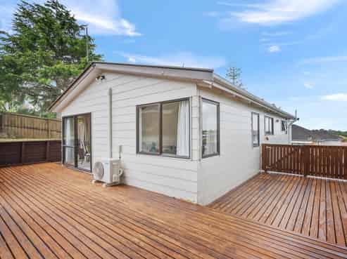 1/23 Stottholm Road, Titirangi