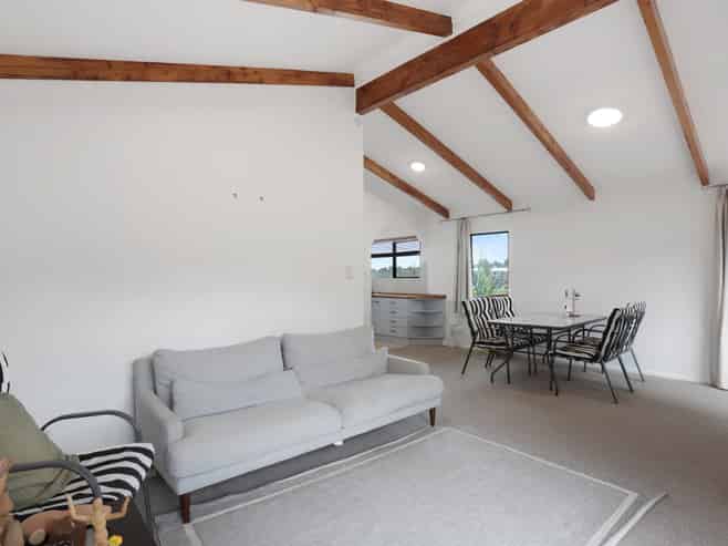 1/23 Stottholm Road, Titirangi