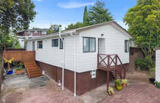 1/23 Stottholm Road, Titirangi