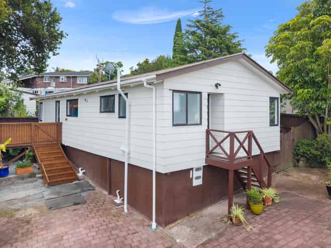 1/23 Stottholm Road, Titirangi