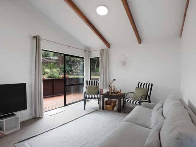 1/23 Stottholm Road, Titirangi