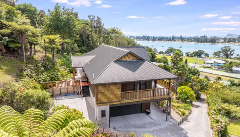 103 Main Road, Tairua