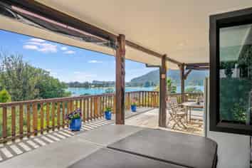 103 Main Road, Tairua