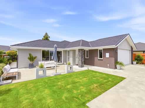 37 Pharazyn Street, Feilding