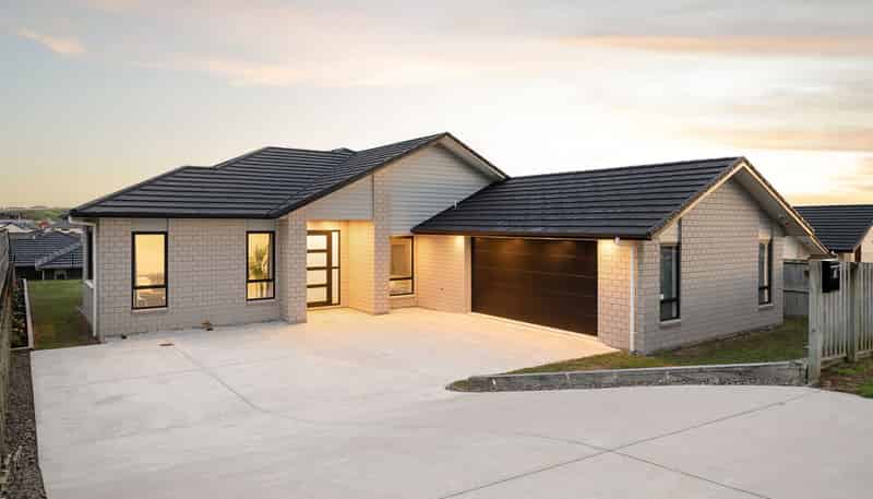 12 Paiaka Place, Rototuna North