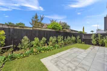 3/16 Treasure Lane, Te Atatu South
