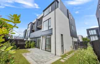 3/16 Treasure Lane, Te Atatu South