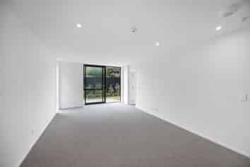 3/16 Treasure Lane, Te Atatu South