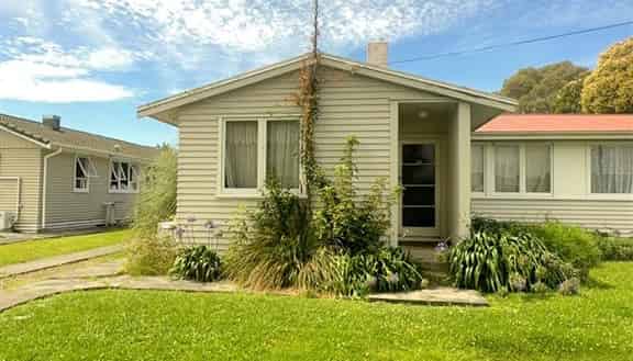 60 Daphne Street, Kaiti