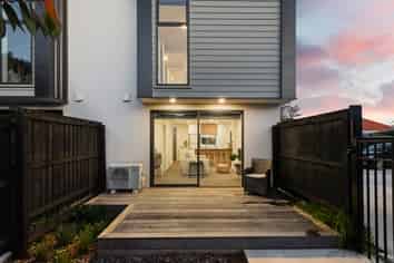 2/7 Hinemoa Street, Spreydon