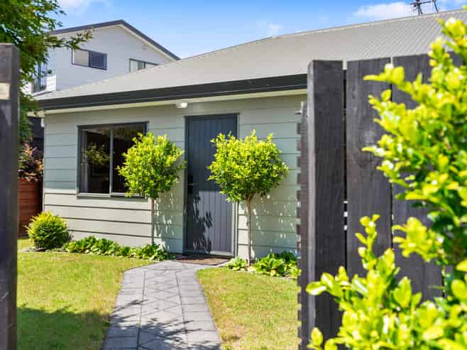 121 Bell Street, Judea