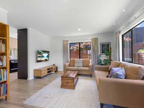 121 Bell Street, Judea