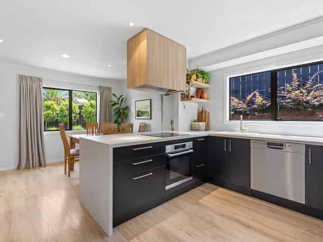 121 Bell Street, Judea