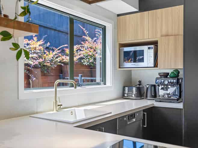 121 Bell Street, Judea