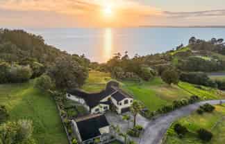 987 Hibiscus Coast Highway, Orewa