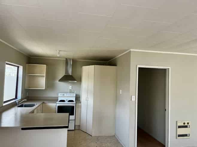 1/717 Charles Street, Raureka