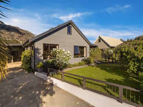 30 Remarkables Crescent, Frankton