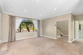 30 Scarlet Oak Drive, Schnapper Rock