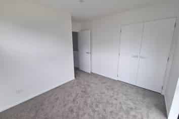 6/233 Great North Road, Henderson