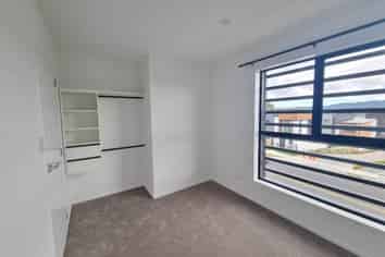 6/233 Great North Road, Henderson