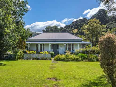 5849 Christchurch Akaroa Road, Duvauchelle