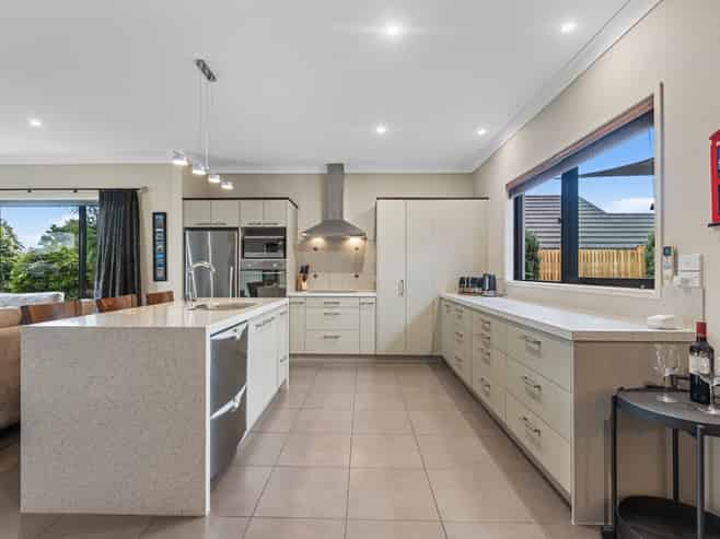 40 Rexford Heights, Pyes Pa