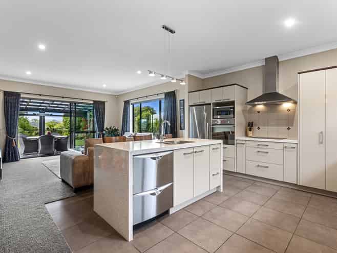 40 Rexford Heights, Pyes Pa