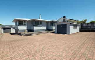 304 Clayton Road, Pukehangi