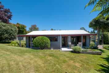 16 Day Place, Springfield