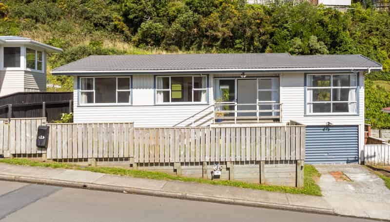96 Beazley Avenue, Paparangi
