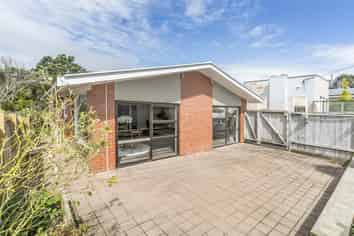 8 Te Motu Road, Pukerua Bay