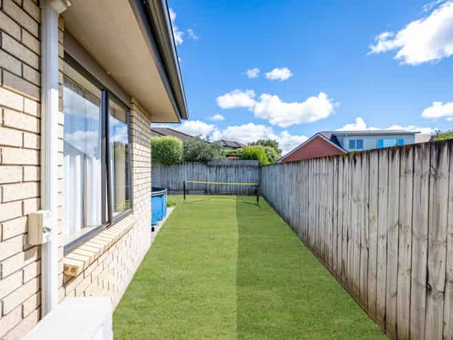 86 Borman Road, Huntington