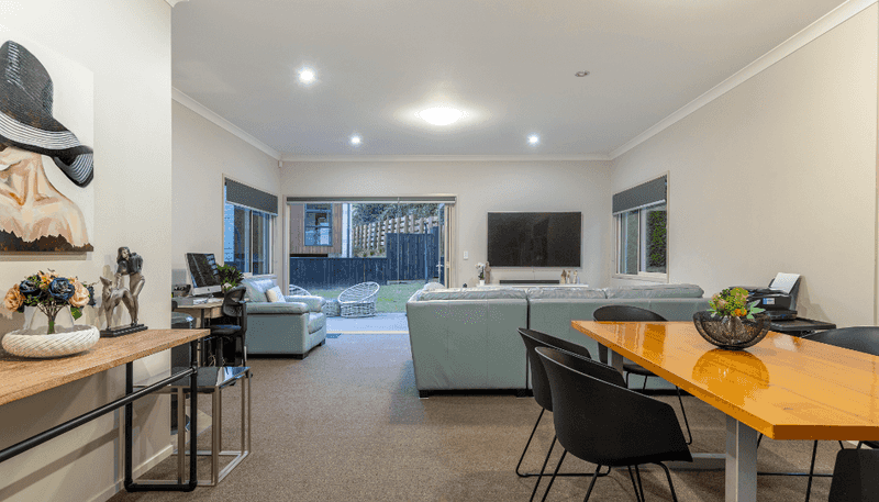 38 Seventh Avenue, Avenues