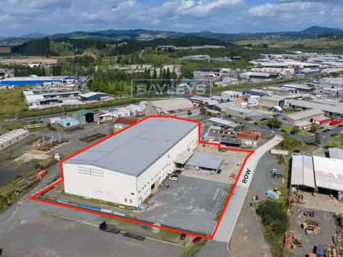 Bulk industrial premises – For sale or lease