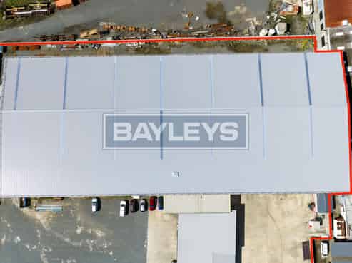 Bulk industrial premises – For sale or lease