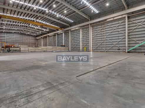Bulk industrial premises – For sale or lease