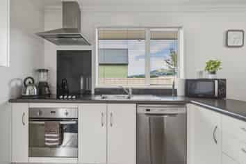 1/4 Reid Avenue, Mosgiel