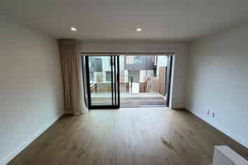 6/98 Walker Road, Point Chevalier