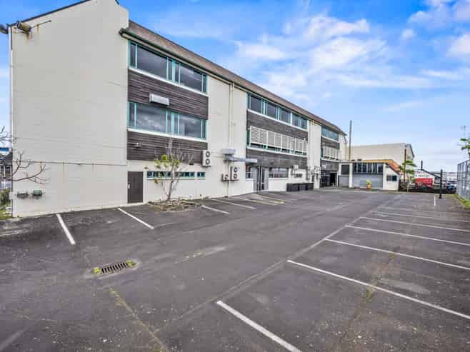 Occupy All or Part – 2,207sqm Versatile Facility