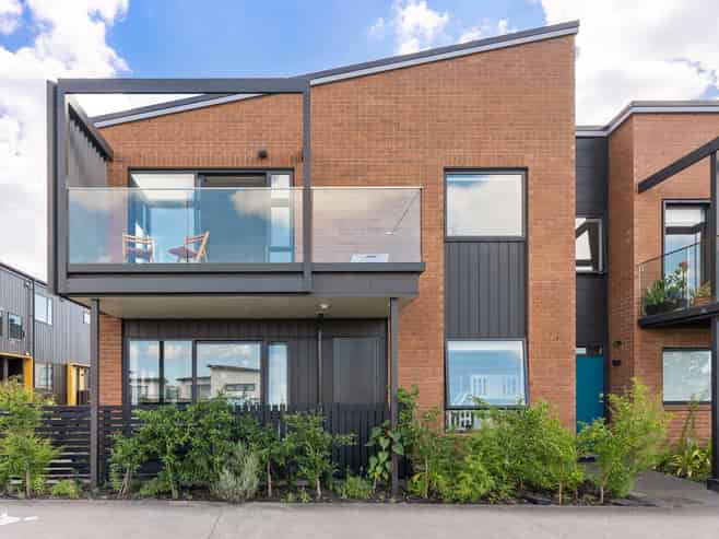 19/1 Scott Road, Hobsonville