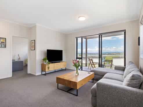 19/1 Scott Road, Hobsonville