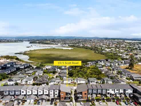 19/1 Scott Road, Hobsonville