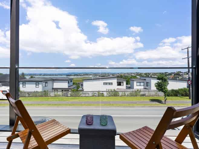 19/1 Scott Road, Hobsonville