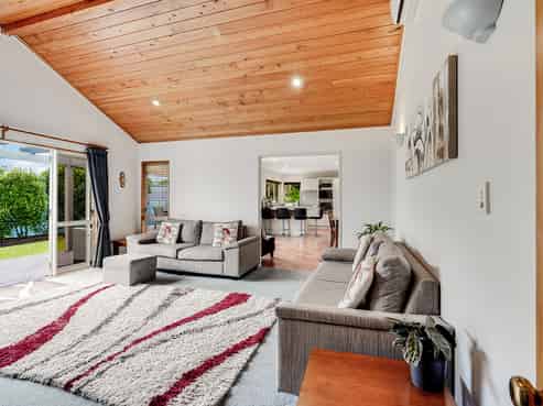 37 Greenfield Drive, Western Heights