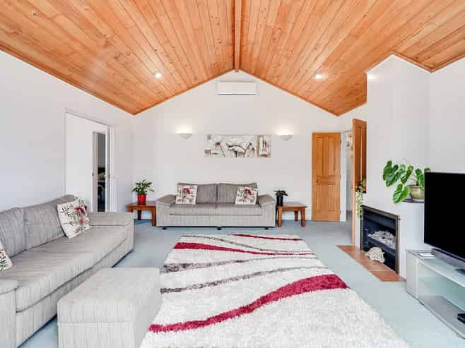 37 Greenfield Drive, Western Heights